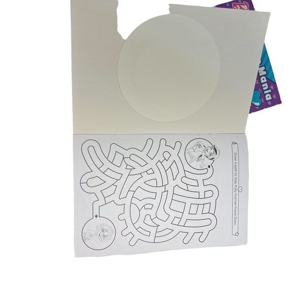 Barbie and Polly Pocket maze books. 22 maze puzzle with a plastic maze included - Picture 2 of 3